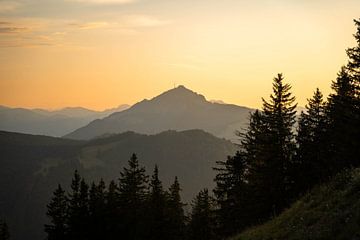 Sfeer bij zonsondergang op de Grünten van Leo Schindzielorz
