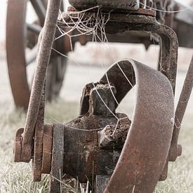 Farmhouse old cart in winter frost by Sandra Koppenhöfer