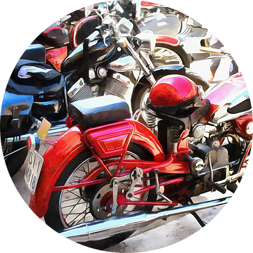 Kleurrijke motorfietsen en helmen van Dorothy Berry-Lound
