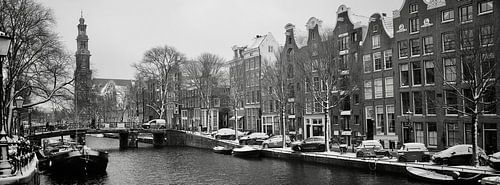Amsterdam, Prinsengracht met Westertoren in de sneeuw