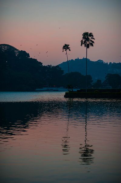 Kandy Zonsondergang van Lotte de Graaf