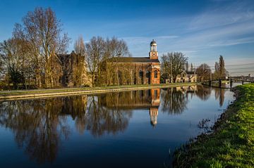 Kirche De Hodenpijl in Midden-Delfland, Niederlande von Gijs Rijsdijk