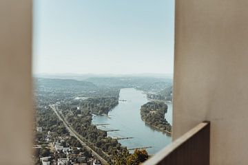 Uitzicht over rivier de Rijn in Königswinter | Reisfotografie | Duitsland, Europa van Sanne Dost