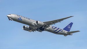 KLM Boeing 777-300 in SkyTeam-Lackierung.