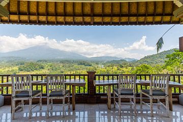 View of Mount Agung and the rice fields in Sideman on Bali in Indonesia von Michiel Ton