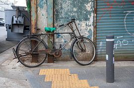 Worn-out beauty in Seoul by Karsten Rahn