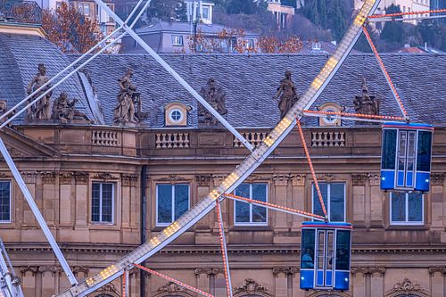 KERSTSFEER OP HET KASTEELPLEIN VAN STUTTGART