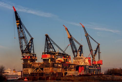 Sunrise met thialf en sleipnir