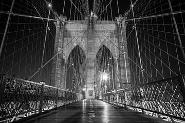 Brooklyn Bridge (Black & White) van Dennis Wierenga