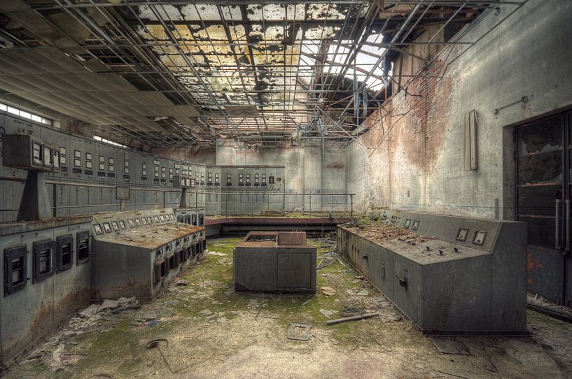 Urbex - Control von Angelique Brunas