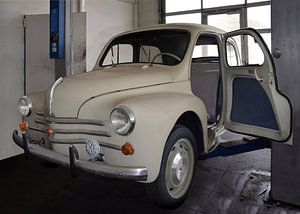 Renault 4CV Cremeschnittchen in Originalfarbe
