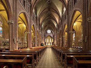 Innenraum der Titus Brandsma-Gedächtniskirche Leeuwarden