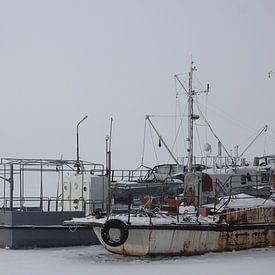 Baikalmeer rusland irkutsk schepen sur Shelly Van Gogh