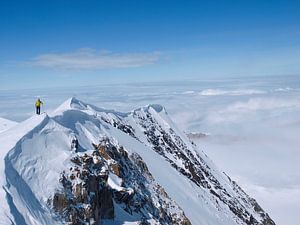 Alpiniste sur l'arête de neige du Denali sur Menno Boermans