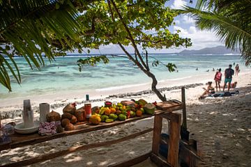 Strandbar op La Digue (Seychellen) van t.ART