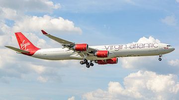 Landende Virgin Atlantic Airways Airbus A340-600.