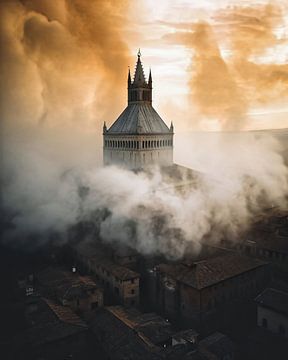 Romantisch Toscane bij zonsopgang van fernlichtsicht