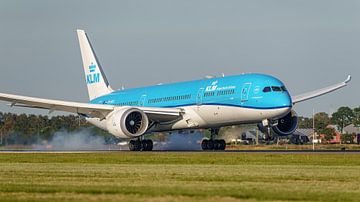 KLM Boeing 787-9 Dreamliner passagiersvliegtuig. van Jaap van den Berg