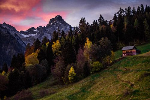 Zonsopkomst Zimba bergtop in Brandnertal