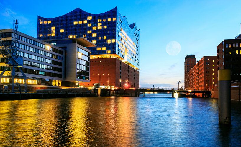 Elbphilharmonie Hamburg by Thomas Heitz