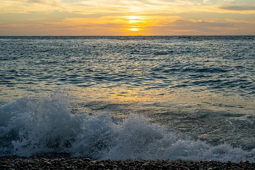 zonsondergang boven de zee