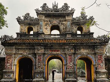 Asian gateway by Romana Krijger