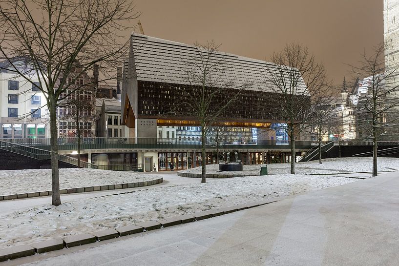 Wenn es schneit, das Rathaus von Gent von Marcel Derweduwen