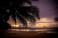 Zonsondergang op white sand Beach van Lindy Schenk-Smit thumbnail