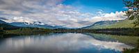 Panorama van een meer in het zuiden van Brits Columbia, Canada van Rietje Bulthuis thumbnail