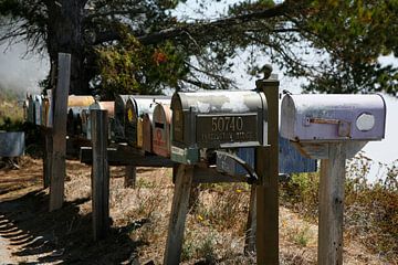 Post mailbox by Suzana Luttermann