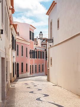 Pastel kleuren in Cascais, Portugal - straat en reisfotografie