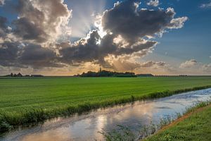 Blick auf Cornwerd an der friesischen IJsselmeerküste im Abendlicht