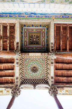 Rijk versierd plafond van de Bolo Hauz Moskee in Bukhara, Uzbekistan, Centraal Azië van WorldWidePhotoWeb