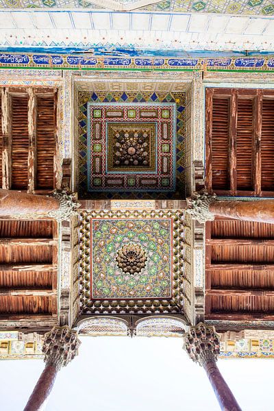 Reich verzierte Decke der Bolo-Hauz-Moschee in Bukhara, Usbekistan, Zentralasien von WorldWidePhotoWeb