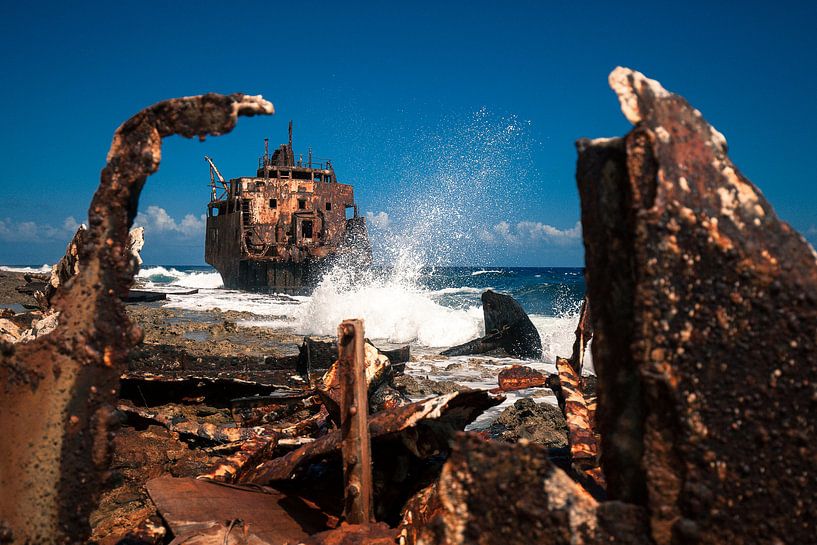 Shipwreck Klein Curaçao by Martijn Smeets