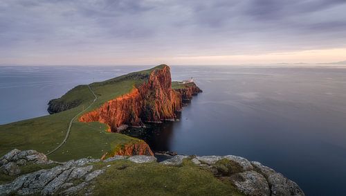 Laatste zonnestralen verlichten Neist Point