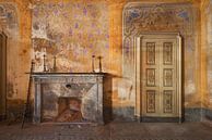 Een beeld uit een kasteel met haard en kandelaren van Perry Wiertz thumbnail