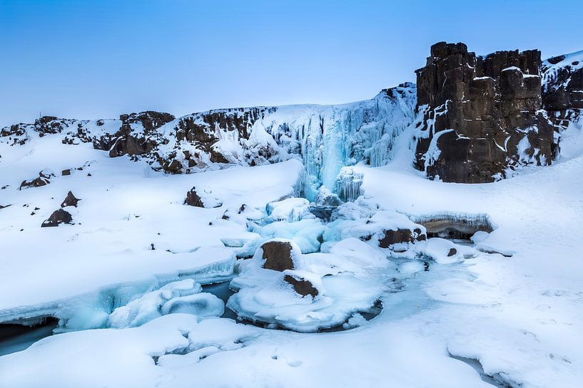 ISLANDE Öxarárfoss en hiver par Melanie Viola
