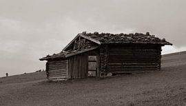 Old Mountain Cottage on Seiser Alm von Sebastian Czech