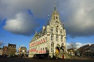 Rathaus auf dem Marktplatz in Gouda von Michel van Kooten Miniaturansicht