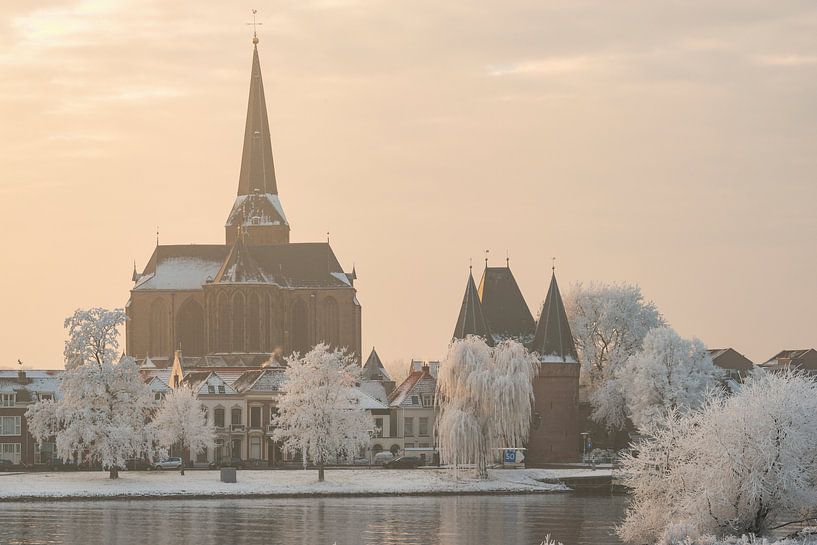 Uitzicht op Kampen en IJssel in de winter van Sjoerd van der Wal Fotografie