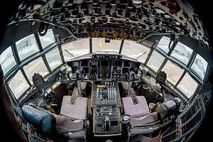 Vue fisheye du cockpit du C-130