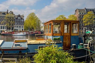 Woonboot Amstel Amsterdam van Foto Amsterdam/ Peter Bartelings