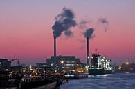 De haven van Rotterdam bij zonsondergang in Nederland by Eye on You thumbnail