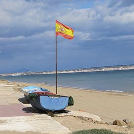 Spanish Flag on beach van Elly Meijer - Willemsen