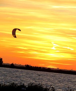 Vlieg over het water. von MeeJ FotoGrafie
