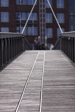 Holzsteg in der Hafencity 3 von Marc Heiligenstein