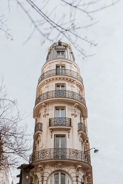 Beautiful, romantic building in Paris | Street Photography | Architecture by eighty8things
