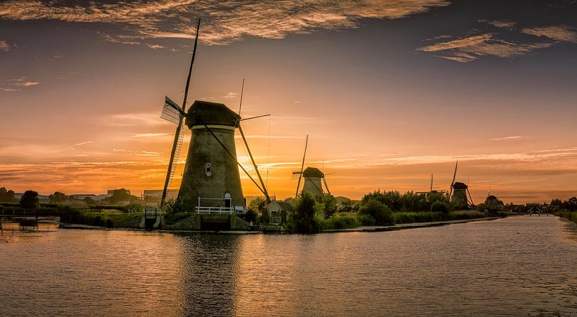 Sonnenuntergang am Kinderdijk von Rob van der Teen