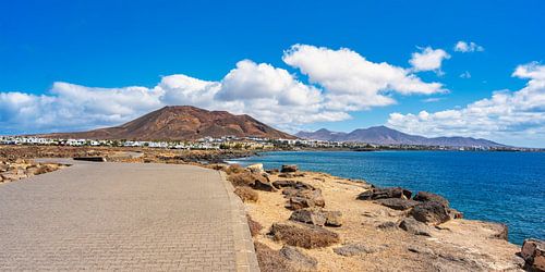 Promenade bij Playa Blanca op Lanzarote